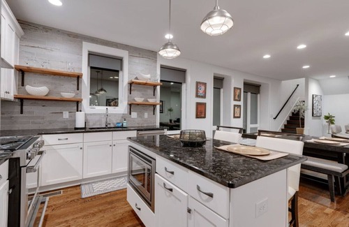 Berry Hill Casa | Elegant Townhouse Near Broadway