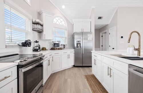 Waves Casa | Elegant Updated Oceanfront Home w/ Pool & Hot Tub - Fast WIFI & Dog Friendly!