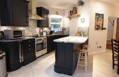 Coldharbour Casa | Elegant Victorian house in South London. Excellent transport links.