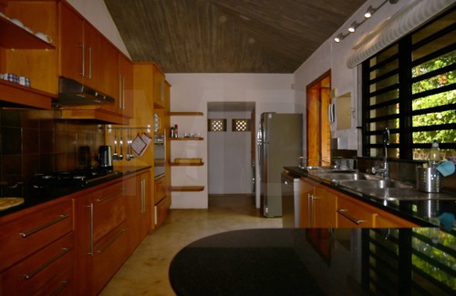Blue Bay Villa | Elegant Villa, 100% private garden/swimming pool