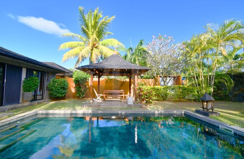 Blue Bay Villa | Elegant Villa, 100% private garden/swimming pool
