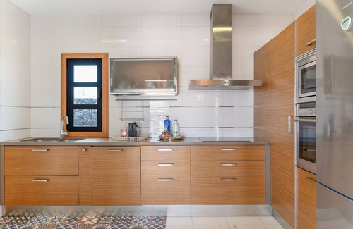 Playa Blanca Villa | Elegante villa cerca de la playa con piscina, sauna, bañera de hidromasaje , terraza