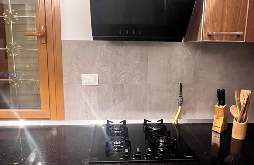 Ariana Casa | Elegant Villa Floor with 2 Balconies, 10min Airport