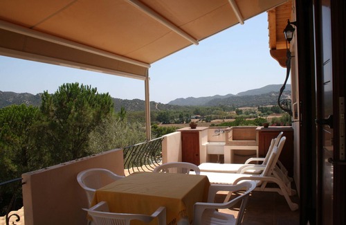 Cala Sinzias Apartamento | Elegante villa con vistas a Cala Sinzias (P5833)