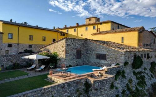 Gaiole in Chianti Villa | Elegant Villa wing of Castello di Cacchiano by VacaVilla