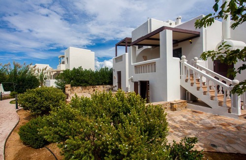 Naxos Villa | Elegante villa con piscina.