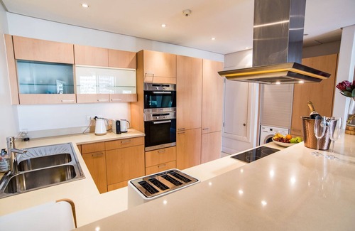 Victoria and Alfred Waterfront Apartamento | Chic Waterfront Apartment | Balcony | Pool | Gym