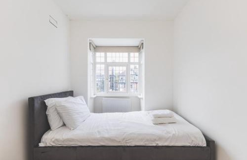Hanger Hill Casa | Elegant West London Home with Style