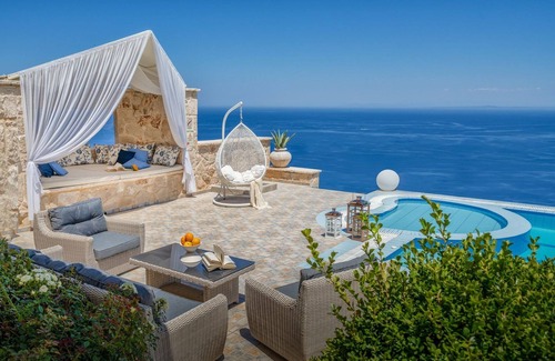 Varvara Villa | Elegant Zakynthos Villa | Villa Kingsley | 4 Bedrooms | Breathtaking Sea Views | Spacious Furnished Sun Terrace | Private Outdoor Pool with Hydro Massage Spot | Shaded Outdoor Dining Area | Agios Nikolaos