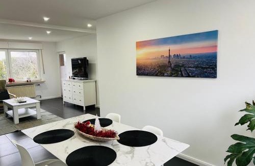 Rhein-Erft-Kreis District Apartamento | Elegante Apartment in Erftstadt mit Balkon, Zentral, Bahnhof nah, Phantasialand Brühl bei Cologne
