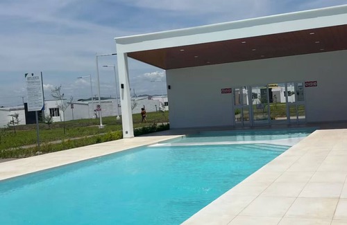 San Miguel Casa | Elegante casa a minutos de Centros comerciales