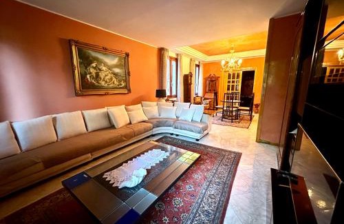 Spinea Apartamento | ELEGANTE Villa NAKHIL con jacuzzi