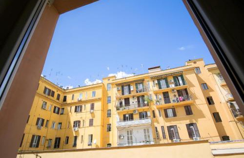 Vatican Apartamento | Elegantis Doris Suite Apartment - One Minute Walk to Vatican Museums