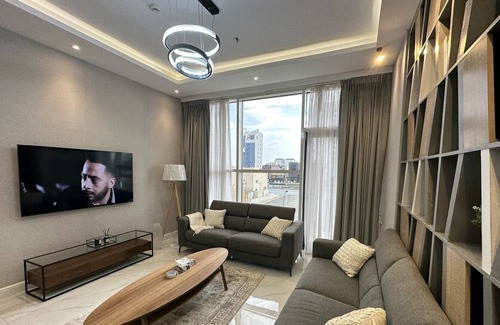 Riyadh Apartamento | Elegantly decorated 2 bed 3 bath luxury apartment within 5 min walk to Starbucks