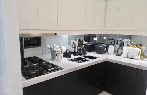 Paranaque Condominio | Elegantly decorated minimalist condo to make you feel at home!