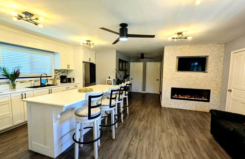 Santa Elena Casa | Elena's Jewel - Modern 2BR Home