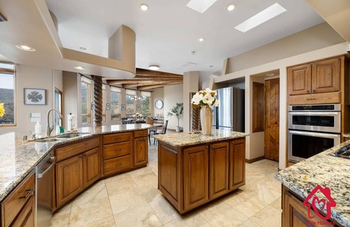 North Albuquerque Acres Casa | Elena's Sandia Sanctuary - An Irvie Home