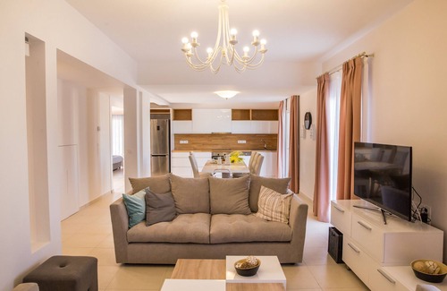 Acharavi Villa | Eleni Luxury Villa para relajarse tomando el sol a un paso del mar en una gran propiedad