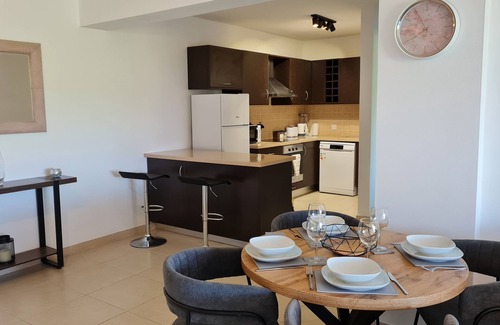 Sotira Apartamento | Eleonas Garden Apartments, spacious 2 bed apartment with pool, Sotira Village