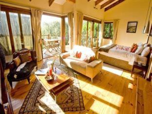 Knysna Cabina | Elephant Hide of Knysna Guest Lodge