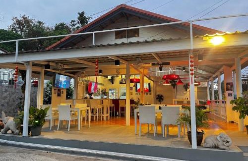 Ban Sakhu Hotel | Elephant Sports Bar and Accommodation