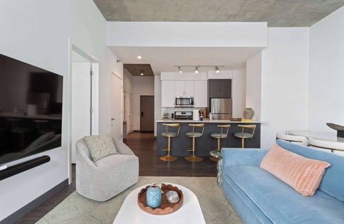 The Loop Apartamento | Top-Notch 2BR: The Bean View, Loop, Balcony