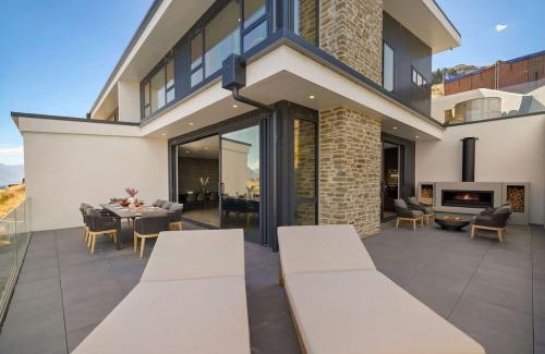 Frankton Casa | Elevated Elegance