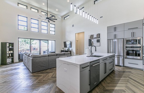 Lewisville Casa | Elevated Elegance Saltwater Pool Place-Heated Pool
