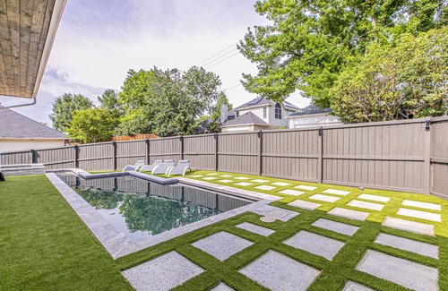 Lewisville Casa | Elevated Elegance Saltwater Pool Place-Heated Pool