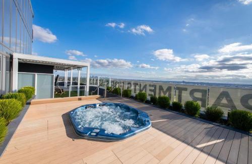 Heidelberg Heights Apartamento | Elevated Escape - 2BR w Gym & Rooftop Spa