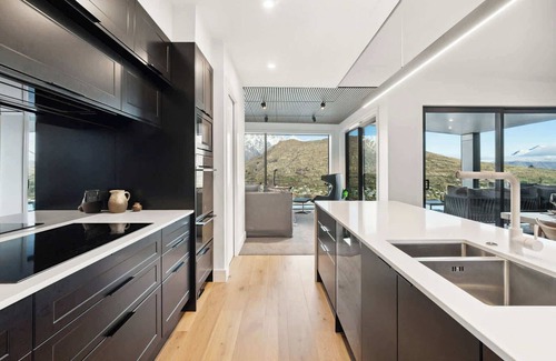 Frankton Casa | Elevated Tranquility: Luxe Lakeview Horizons