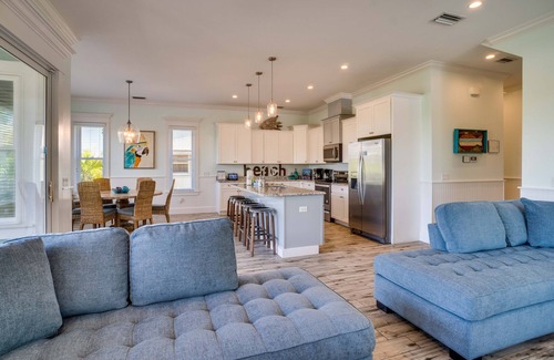 Bradenton Beach Casa | Diversión familiar cerca de la playa, piscina tobogán, spa y elevador