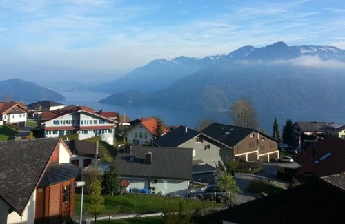 Emmetten Apartamento | Elfe Apartments, apartamento de 2 dormitorios con magníficas vistas al lago y a la montaña en Emmetten