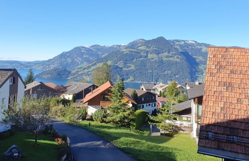 Emmetten Apartamento | Elfe Apartments, apartamento de 2 dormitorios con magníficas vistas al lago y a la montaña en Emmetten