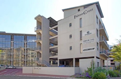 Eikenbosch Apartamento | Elgene's Getaway Waterfront Views + Terrace