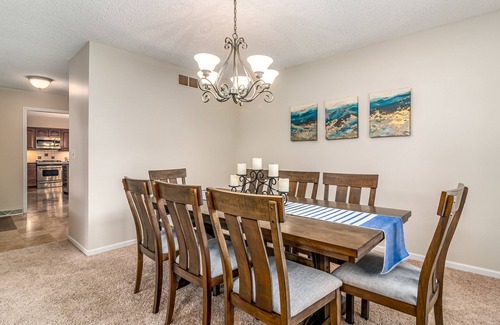Elgin Casa | Elgin FHS Rental - Greenridge Dr