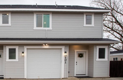 Caldwell Casa | Elgin Modern Maple Townhome 101