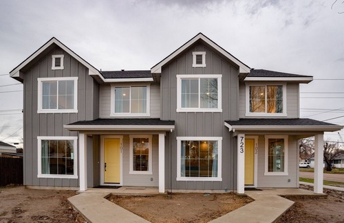 Caldwell Casa | Elgin Modern Maple Townhome 101
