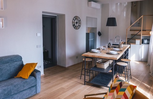 Mergozzo Apartamento | Elide B tastefully furnished apartment lakefront