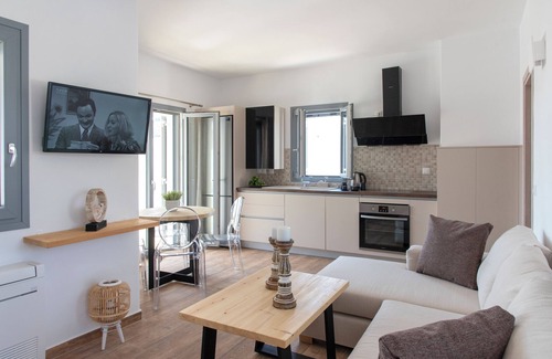 Paros Villa | Elitas Villa B, con 3 hab y piscina privada.