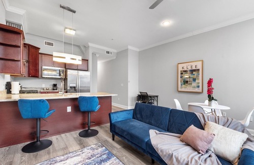 Olde Kensington Apartamento | Elite 1BR Suite w/ Pool & Gym