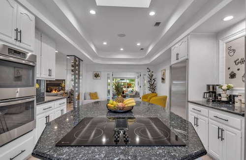 Homestead Casa | Elite 6BR Sports Resort: Heated Pool & Pro Courts