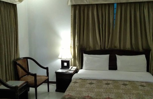 G-6 Sector Casa | Elite Lodge Guest House
