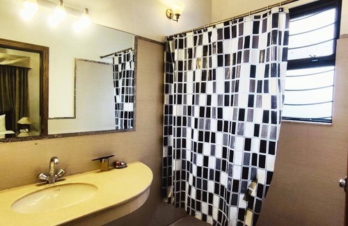 G-6 Sector Casa | Elite Lodge Guest House