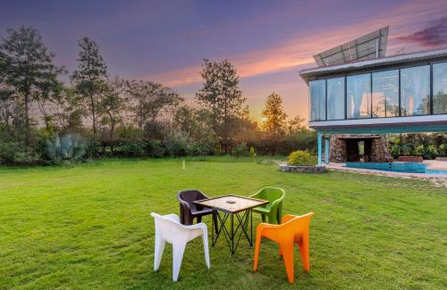Faridabad Apartamento | ELIVAAS 3 BHK with Treehouse & Pvt Pool - Handa's Gateway