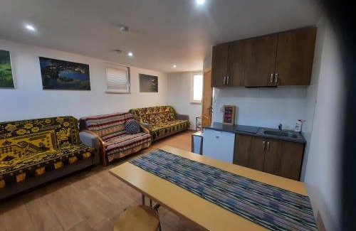 Augustow Casa | Elizabeth -HOUSE