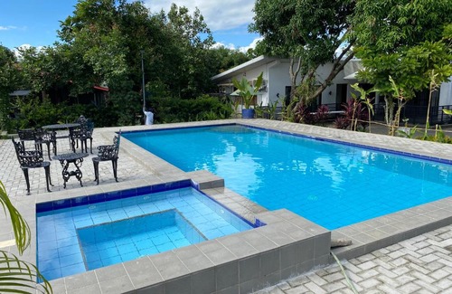 Calumpit Casa | Elizabeths Secret Garden Guest House