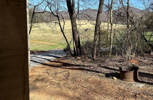 Elizabethton Cabina | Elizabethton cabin in the woods for R&R