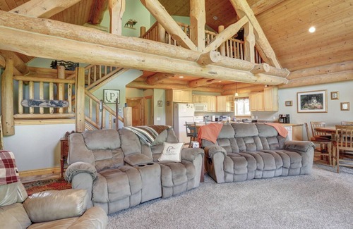 Roubaix Cabina | Elk Creek Retreat | 3 Bed, 1 Bath