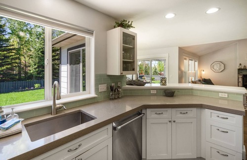 Four Corners Casa | Elk Grove - 5 Bedroom Home on the Way to Big Sky